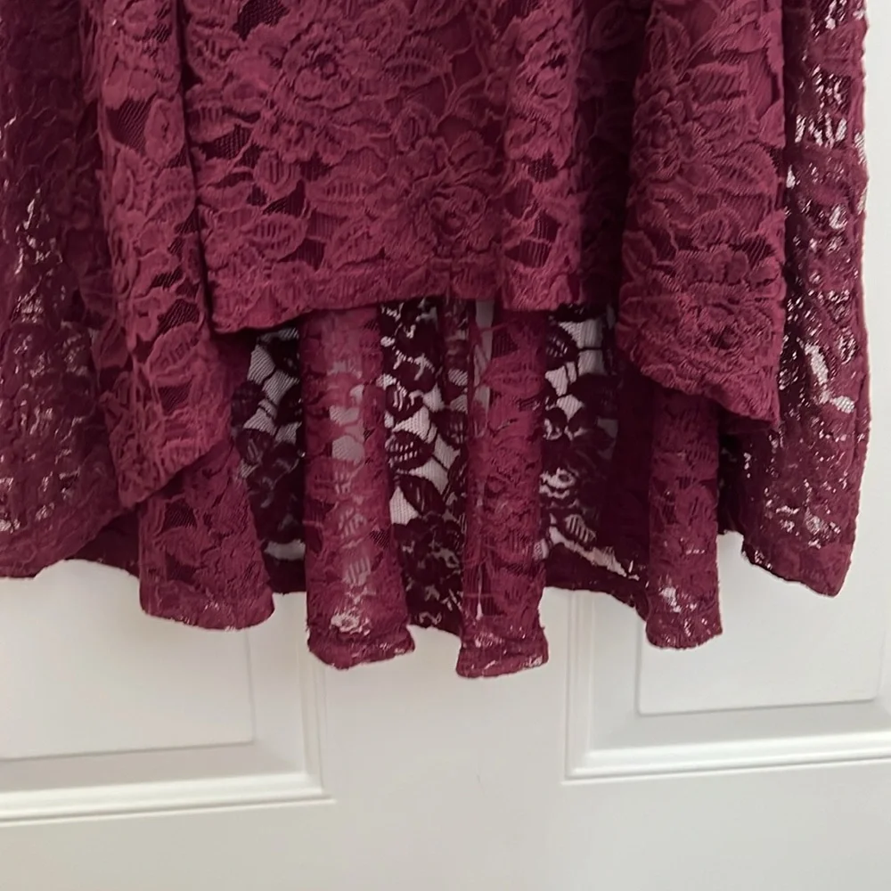 American Rag Women’s Maroon Lace Overlay Skirt.  XL NWT